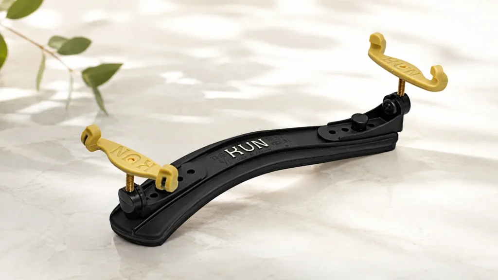 Kun Original 4/4 violin shoulder rest with black frame and adjustable gold end clamps